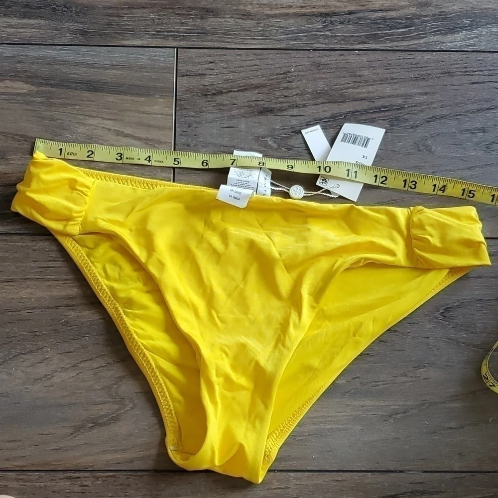 NWT Trina Turk Womens Key Dolid Shirred Side Hipster  Bikini Swim Plus Sz 14